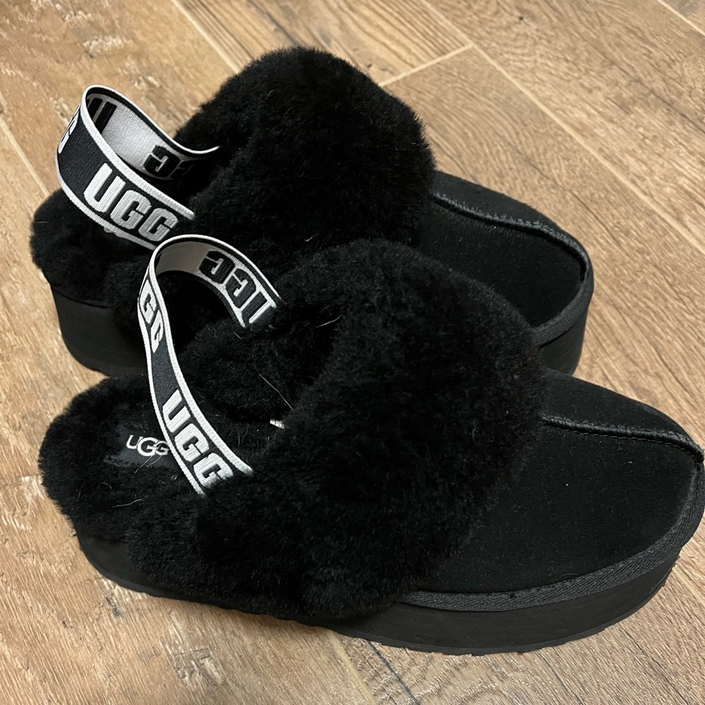 Like New Platform Ugg Slides Size 9 - image 1